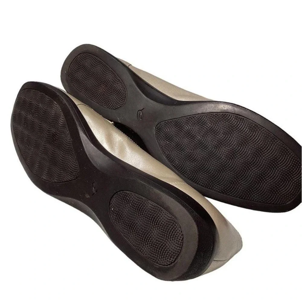 Easyspirit light beige leather‎ flats size 10N